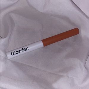 Glossier Skywash Liquid-To-Powder Sheer Matte Tint in shade Valley